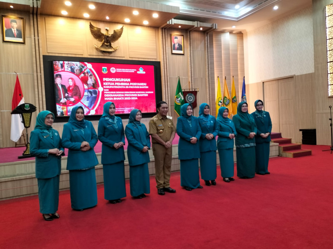 Pengukuhan Ketua Pembina Posyandu Kab/Kota se-Provinsi Banten oleh Ketua Pembina Posyandu Provinsi