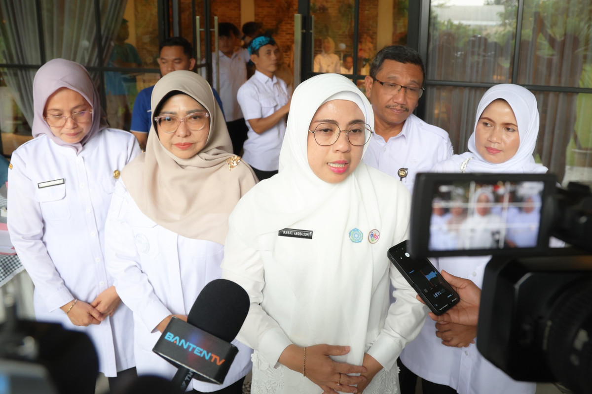 Ketua TP Posyandu Provinsi Banten Tinawati Andra Soni : Penerapan Enam SPM Posyandu Perlu Dukungan Semua Pihak