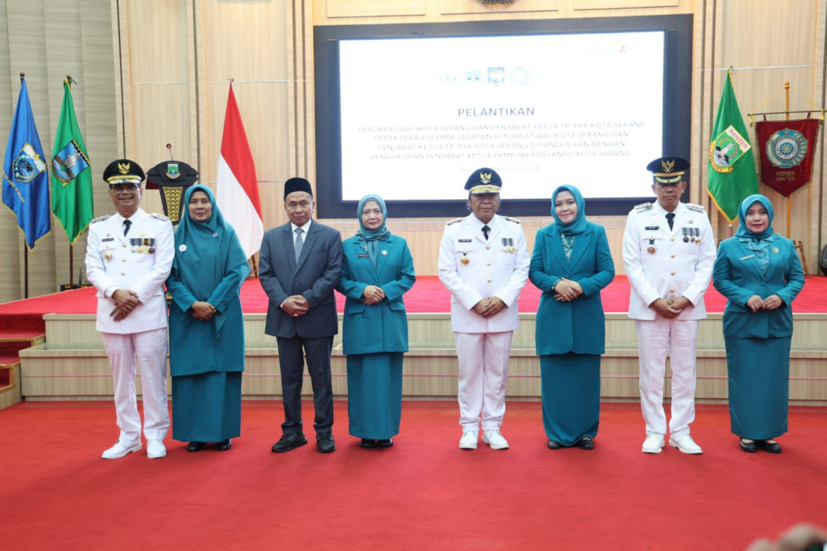 Pj Ketua TP PKK Provinsi Banten Tine Al Muktabar Lantik Cona Engrin Nanang Saefudin Sebagai Pj Ketua TP PKK dan Pj Ketua Pembina Posyandu Kota Serang