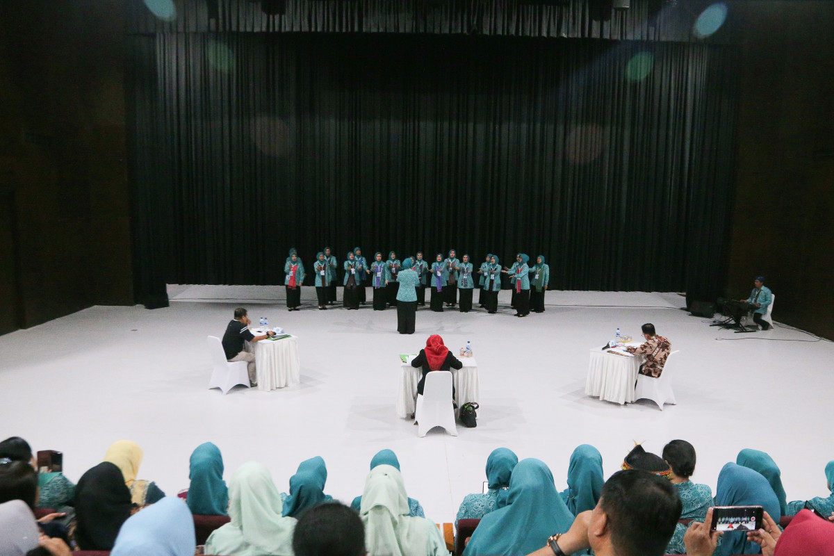 TP PKK Provinsi Banten Bawakan Lagu Bendrong Lesung di Lomba Paduan Suara HKG Ke-52