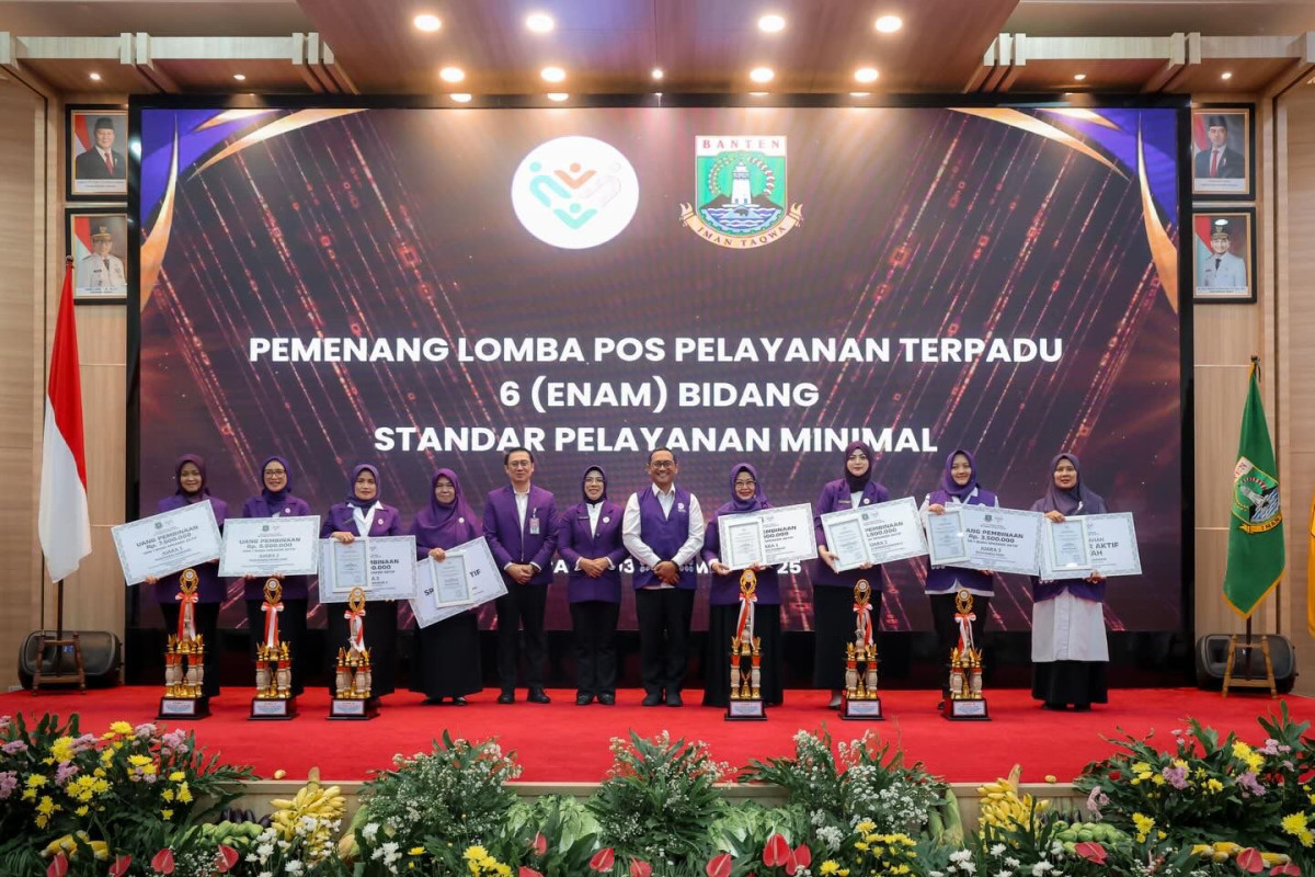 Penguatan Posyandu di Banten, Tinawati Andra Soni Buka Rakorda dan Serahkan Penghargaan